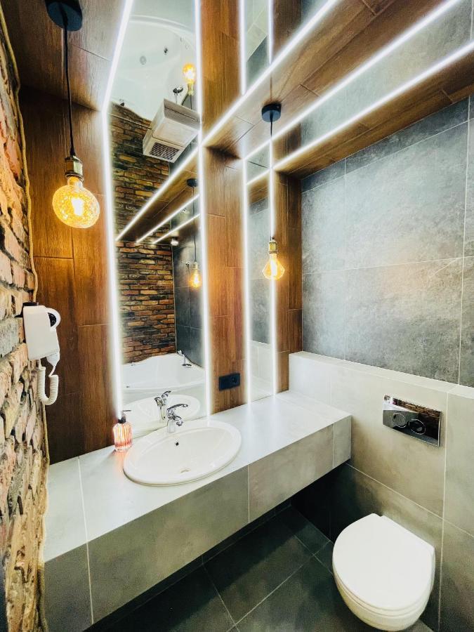 LOFT в RIVER PARK с джакузи Днепр Экстерьер фото