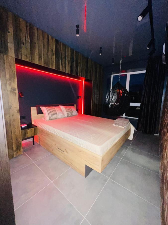 LOFT в RIVER PARK с джакузи Днепр Экстерьер фото